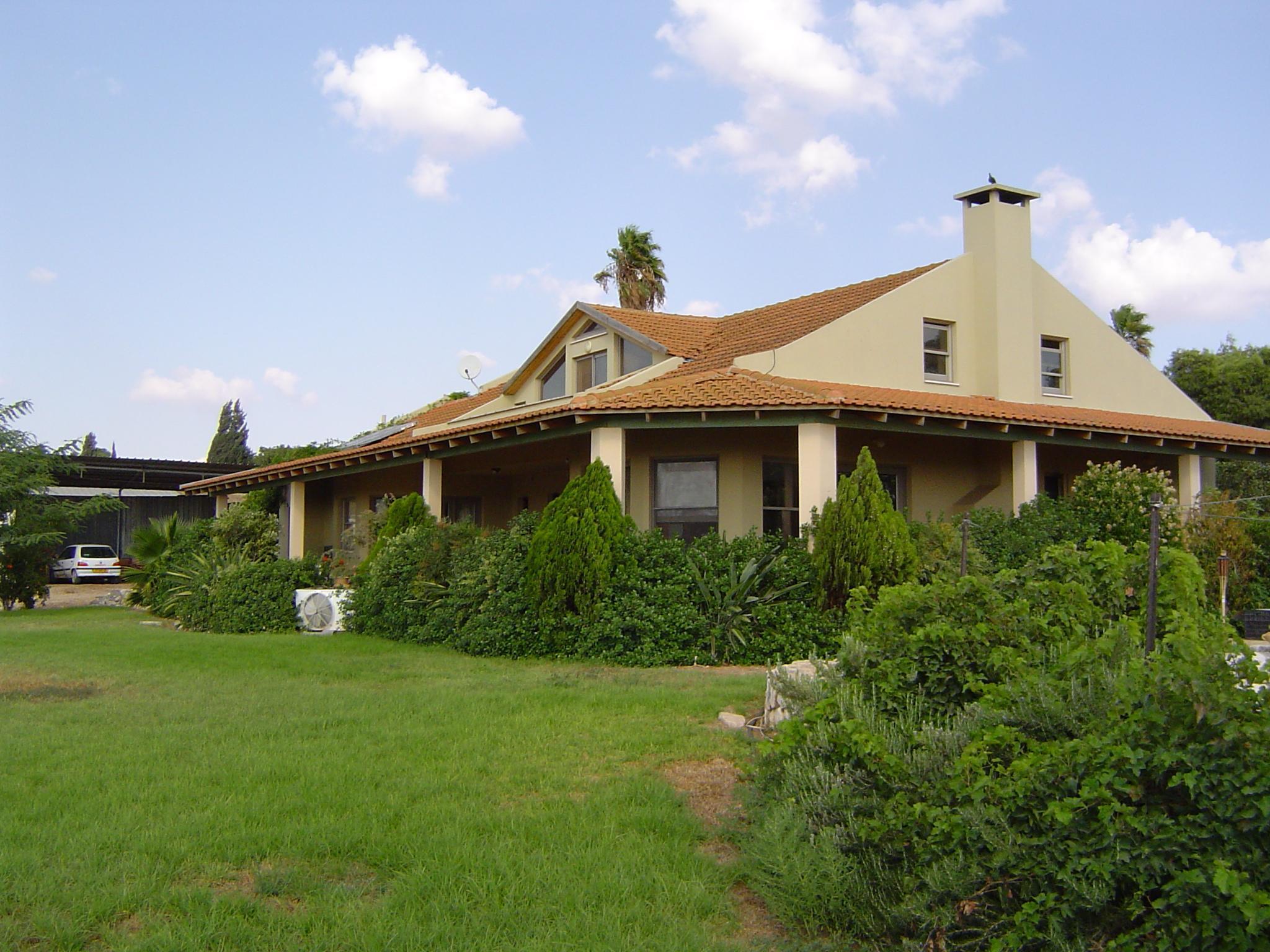 farmhouse in the galilee